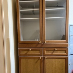 食器棚の画像