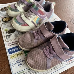 2足で100円！紫 17センチ レインボー18センチ 靴 子供 キッズ スニーカーの画像