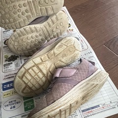 2足で100円！紫 17センチ レインボー18センチ 靴 子供 キッズ スニーカーの画像