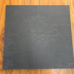 美品⭐︎タイルカーペット:防災・日本製　150円／1枚の画像