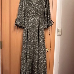 JUNOAH ジュノア　花柄ボリュームスリーブマキシ丈ワンピース...