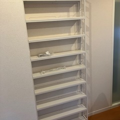 山善(YAMAZEN) 本棚 (突っ張り) 大容量 スリム 全体耐荷重180㎏ 幅81×奥行15.5×高さ210.5-270㎝の画像