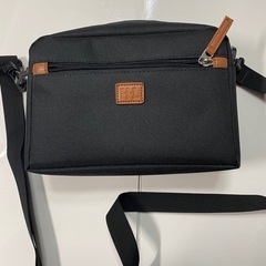 黒 ナイロン ショルダーバッグ
