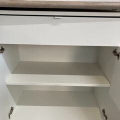 【IKEA】サイドボード VIHALS ヴィーハルス 140x37x75 cm（値下げ交渉可）の画像