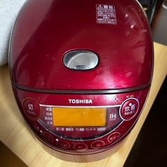 TOSHIBA 炊飯器 赤