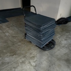 タイルカーペット大量無料　　