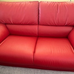 【15日に処分予定】2人掛けソファ  赤色 中古品の画像