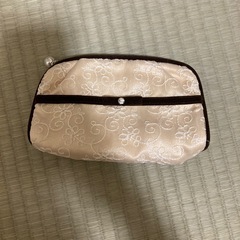 ポーチ　メイク　刺繍　リボン　
