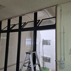 【排煙窓(高窓)修理】【エアコン清掃】梅雨時期のサビ対策や台風がくる前に排煙窓・換気窓の点検、修理、メンテナンスはいかがですか？エアコン清掃もご相談承ります。 - リフォーム