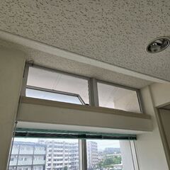 【排煙窓(高窓)修理】【エアコン清掃】梅雨時期のサビ対策や台風がくる前に排煙窓・換気窓の点検、修理、メンテナンスはいかがですか？エアコン清掃もご相談承ります。 - 地元のお店