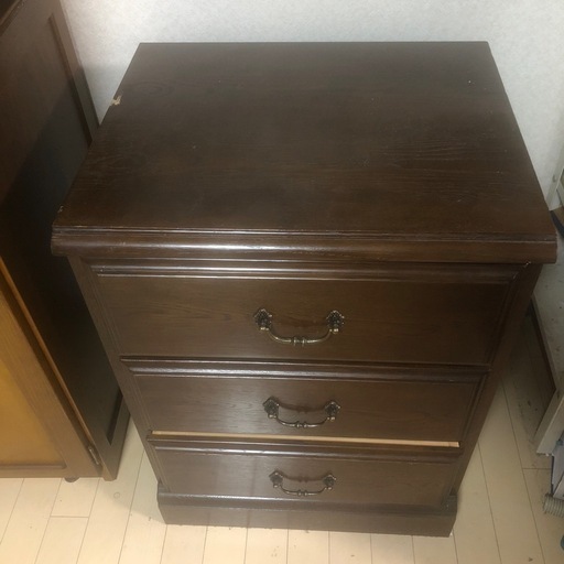 カリモク　3段チェスト　コロニアル（52.5×44.5×72.5cm）