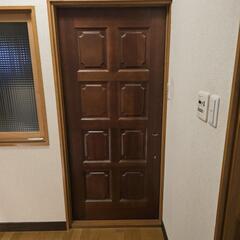 建具 高級扉 無垢材 丁番、 取っ手なし
