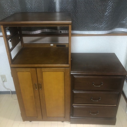 カリモク2セット　まとめ売りキッチンボード（57×45×120cm） &3段チェスト（コロニアル）（52.5×44.5×72.5cm）
