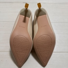 新品 ハイヒール パンプス ピンクベージュ 滑り止め 23.5 ヒール高6.5の画像
