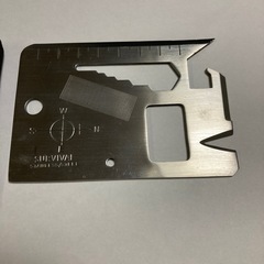 キャンプなどにサバイバルカード　多機能ツールの画像