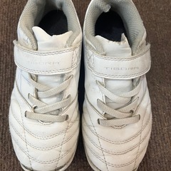 サッカーシューズ　18cm