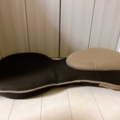 背筋がGUUUN 座椅子 の画像