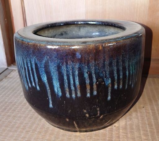 火鉢メダカ鉢 (かぶとむち) 姫路の家具の中古あげます・譲ります 火鉢メダカ鉢 (かぶとむち) 姫路の家具の中古あげます・譲ります