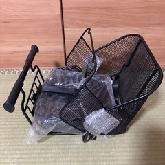 自転車チャイルドシート未使用品とダブルコンセントカバーの画像