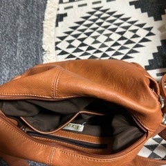 expuショルダーバッグの画像