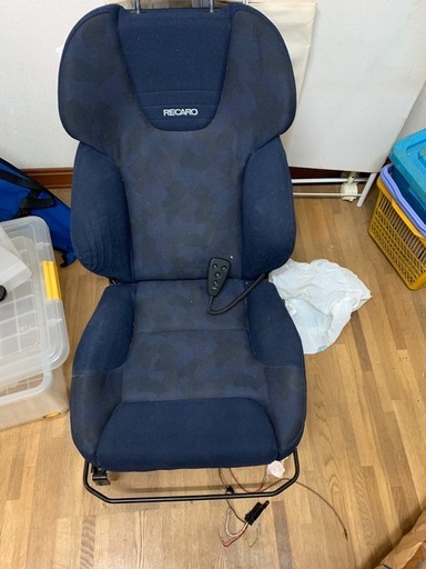 値下げしました‼️早い人に優先します
レカロ電動シート