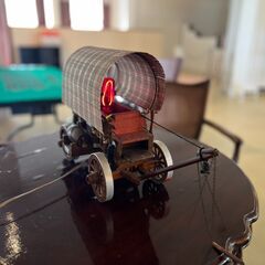 西部開拓時代風 ライト付きミニチュア幌馬車（模型オブジェ）／店舗改装・新築建て替えに伴い、装飾品・備品・家具を譲渡いたしますの画像