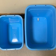 角形タライ (水槽) 36L、62L 2個まとめ売りの画像