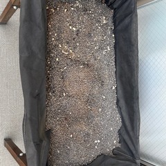 プランター（土有り）と支柱
の画像