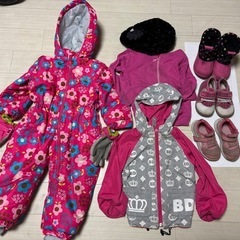 服、ジャンパー、靴、女の子用　1000円の画像