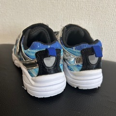 スニーカー　18センチの画像