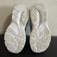 スニーカー　18センチの画像