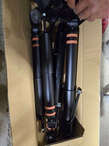 日産キャラバン ショックオブサーバー