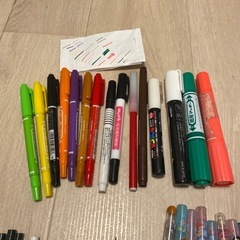 文房具セット マーカーと鉛筆 セット　まとめ売りの画像