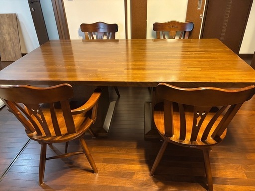 ダイニングテーブル