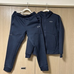 OAKLEY セットアップ ジャージ performance fit 上S下M ネイビー OAKLEY セットアップ ジャージ performance fit 上S下M ネイビー