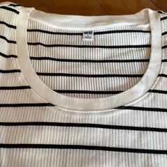Lサイズ ユニクロTシャツ 2枚     の画像