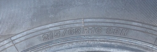 YOKOHAMA 215/65R16 24年製　夏タイヤ
