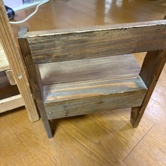 手作りの温もりある木製子供椅子 2脚セットの画像