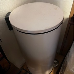 ゴミ箱の画像