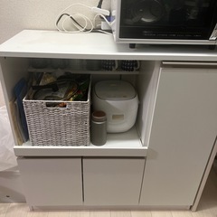 【取引中
】ニトリ　レンジ台　食器棚の画像