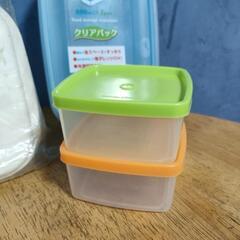 【取引中】【未使用】タッパー+小鉢セットの画像