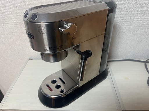 デロンギ エスプレッソ·カプチーノメーカー ブラック×シルバー 1L EC680M