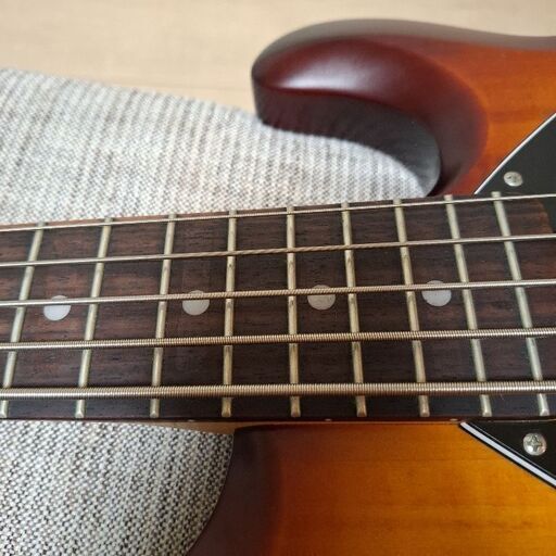 5弦ベース Sterling by Musicman SUBシリーズ サンバースト 5弦ベース Sterling by Musicman SUBシリーズ サンバースト