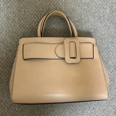 ピンクベージュ バッグの画像