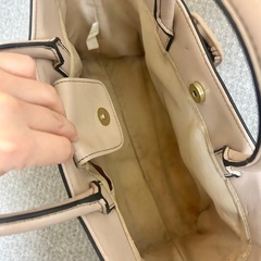ピンクベージュ バッグの画像