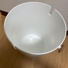 【美品】　ゴミ箱　ホワイト　袋留め付きの画像