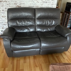 ニトリ電動リクライニング本革ソファ