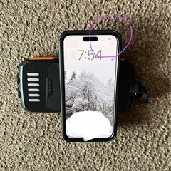 ソーラーモバイルバッテリー置くだけ充電可能な物もありの画像