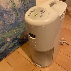 コロナ　除湿機 ホワイト 持ち運び可能　7月発送になります