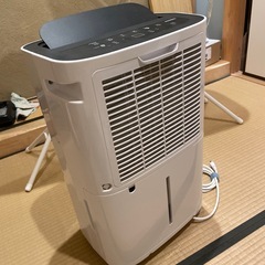 7/24までの大出血セール！元値19,800→4,000円！YAMAZEN 大容量　除湿機 ホワイト　の画像